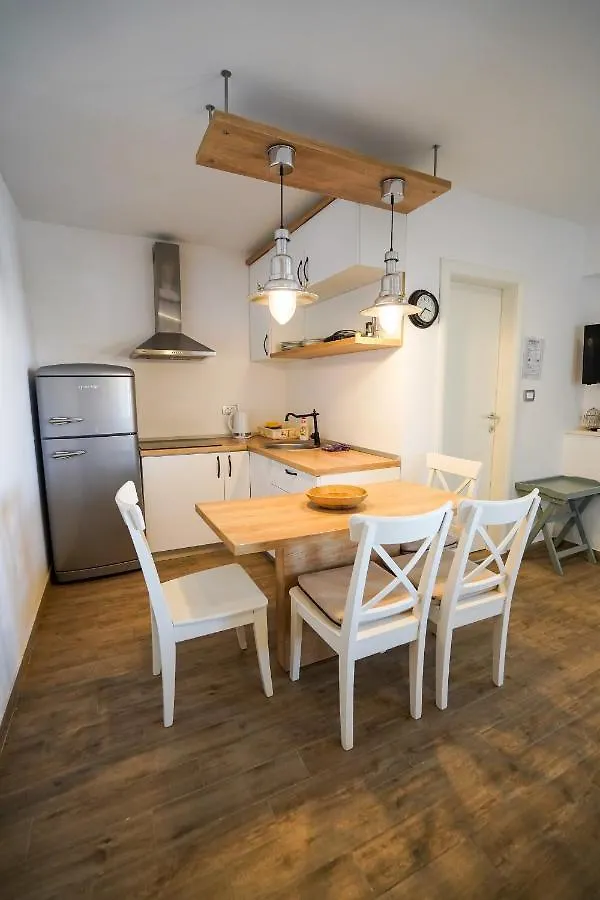 Apartments Ziggy Star Slatine Croatia