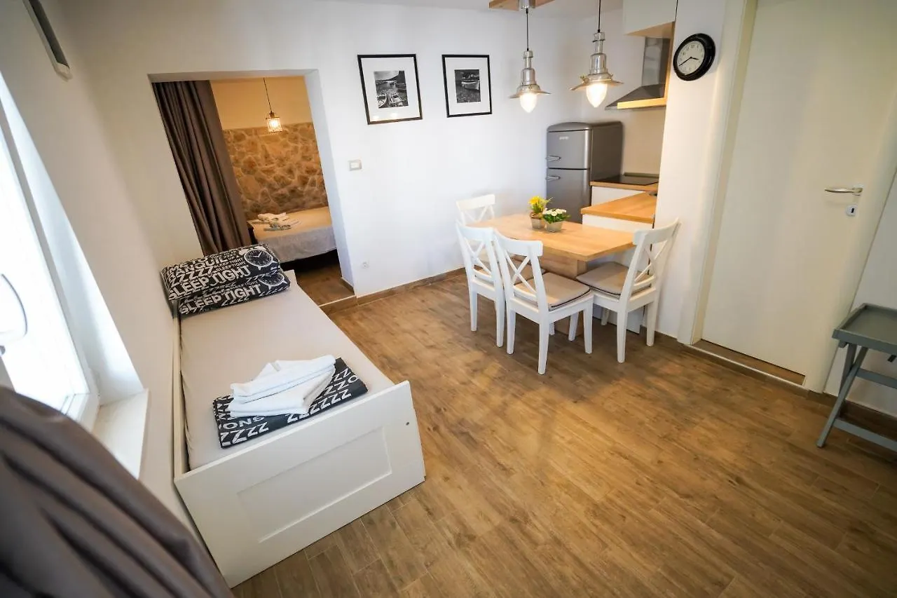 Apartments Ziggy Star Slatine Croatia