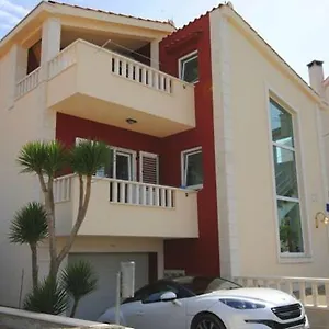 Apartament Guliver, Slatine